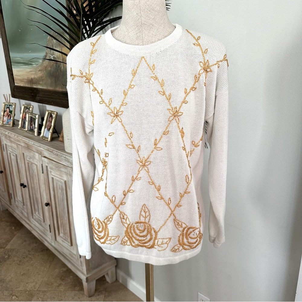 VTG Lindsey Blake Pullover Sweater with Floral Beading Detail